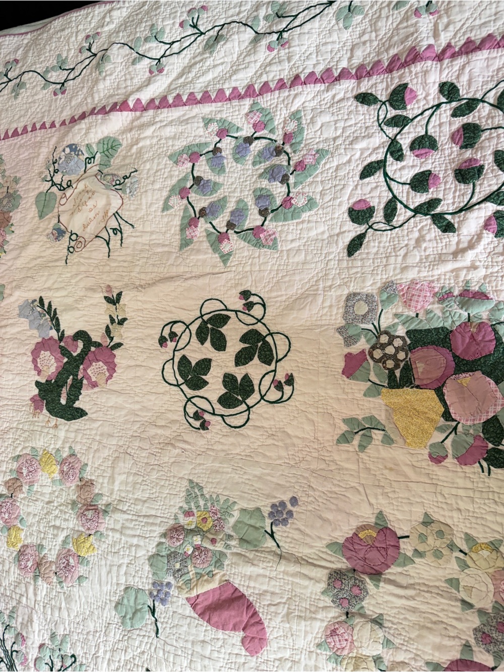 Vintage Bride’s Quilt Style Appliqué Quilt Pastel Cottagecore Floral Coverlet - Picture 8 of 15